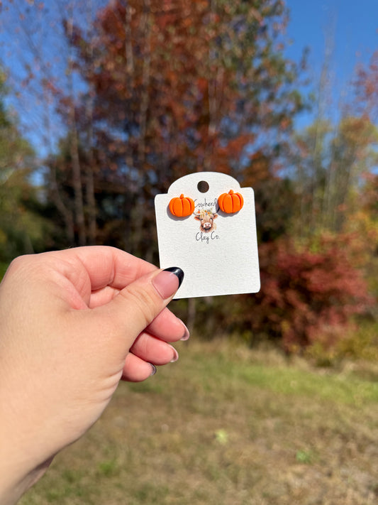 Pumpkin studs orange