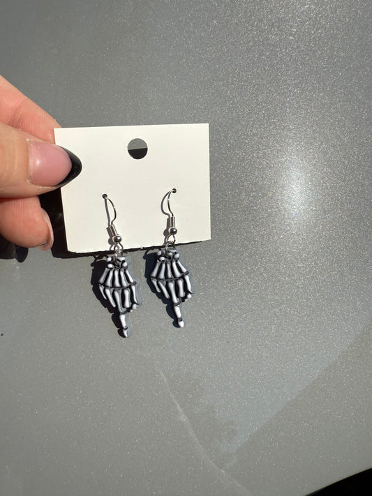Gray Skeleton fingers